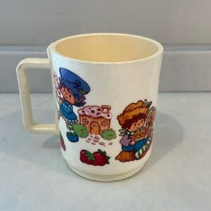 Vintage 1980 Strawberry Shortcake Plastic Cup MugAmerican Greetings